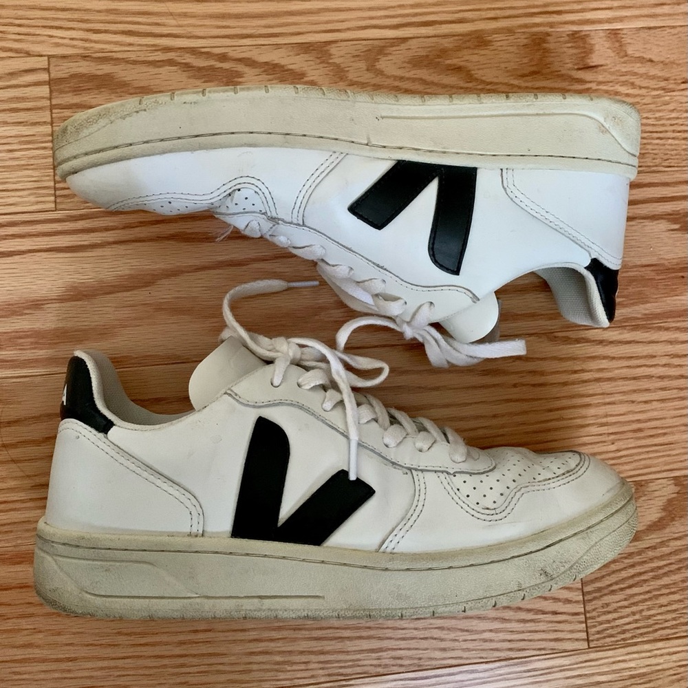 Veja V10 Womens Sneakers